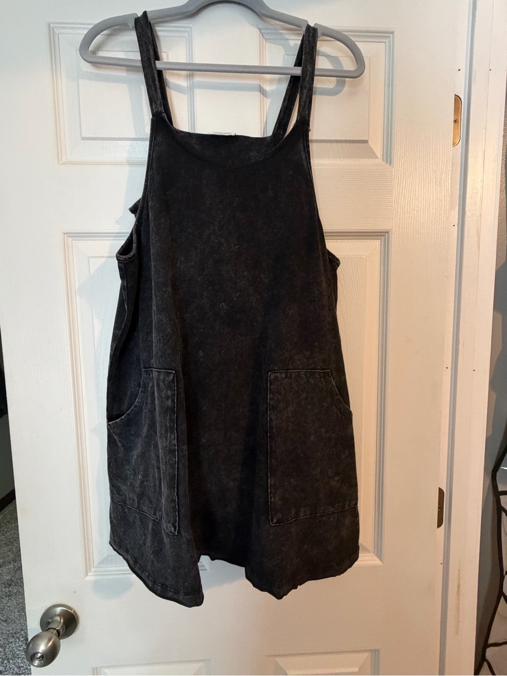 Mineral-Wash Black Casual Skort with Front Pockets